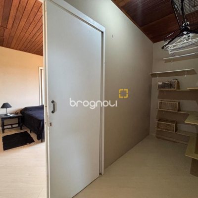 Casa com 107m², 3 quartos (sendo 1 suíte), 1 garagem, no bairro Centro em Florianópolis