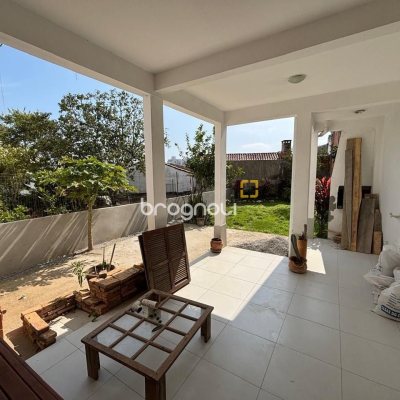 Casa com 107m², 3 quartos (sendo 1 suíte), 1 garagem, no bairro Centro em Florianópolis