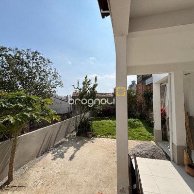 Casa com 107m², 3 quartos (sendo 1 suíte), 1 garagem, no bairro Centro em Florianópolis