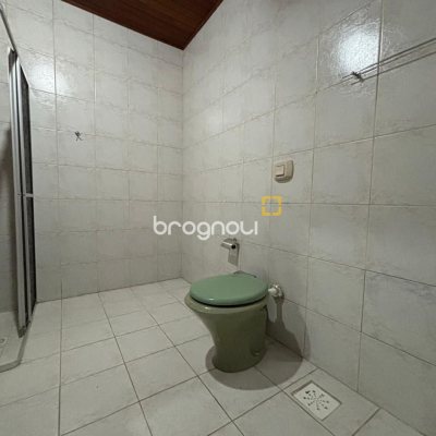 Casa com 107m², 3 quartos (sendo 1 suíte), 1 garagem, no bairro Centro em Florianópolis