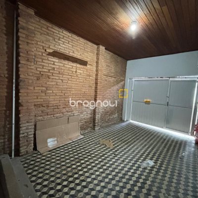 Casa com 107m², 3 quartos (sendo 1 suíte), 1 garagem, no bairro Centro em Florianópolis