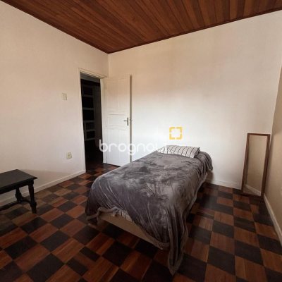 Casa com 107m², 3 quartos (sendo 1 suíte), 1 garagem, no bairro Centro em Florianópolis