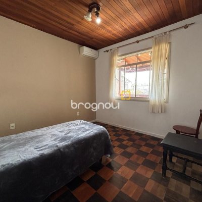 Casa com 107m², 3 quartos (sendo 1 suíte), 1 garagem, no bairro Centro em Florianópolis
