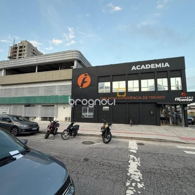 Prédio com 1250m², 10 garagens, no bairro Kobrasol em São José