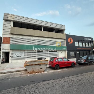 Prédio com 1250m², 10 garagens, no bairro Kobrasol em São José