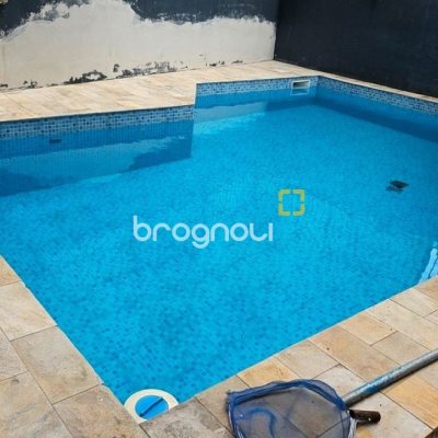 Apartamento com 246m², 4 quartos (sendo 2 suítes), 2 garagens, no bairro Centro em Florianópolis
