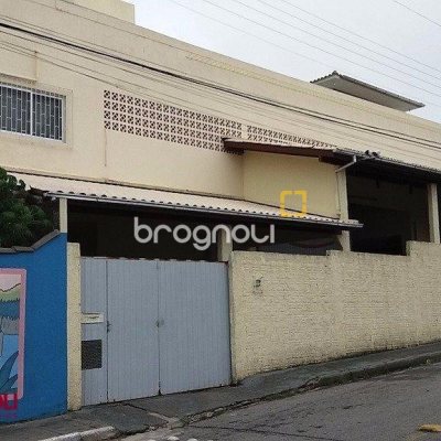 Galpão com 1270m², 6 garagens, no bairro Serraria em São José