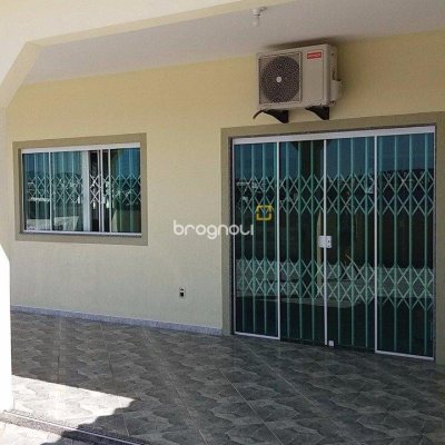 Galpão com 1270m², 6 garagens, no bairro Serraria em São José