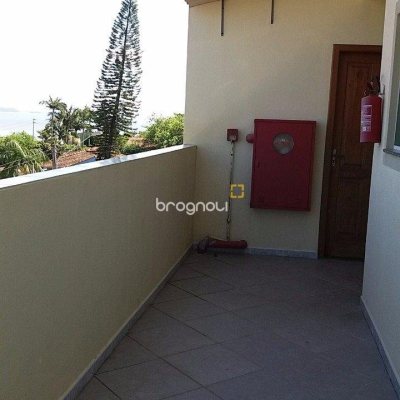 Galpão com 1270m², 6 garagens, no bairro Serraria em São José