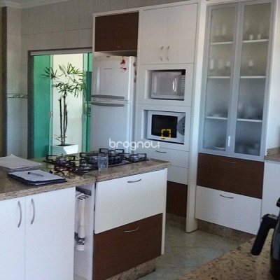 Galpão com 1270m², 6 garagens, no bairro Serraria em São José