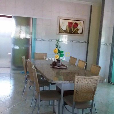 Galpão com 1270m², 6 garagens, no bairro Serraria em São José