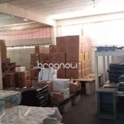 Galpão com 1270m², 6 garagens, no bairro Serraria em São José