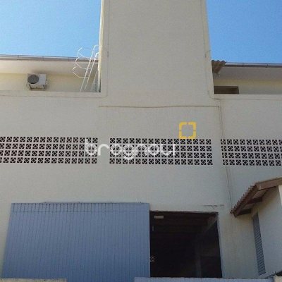 Galpão com 1270m², 6 garagens, no bairro Serraria em São José