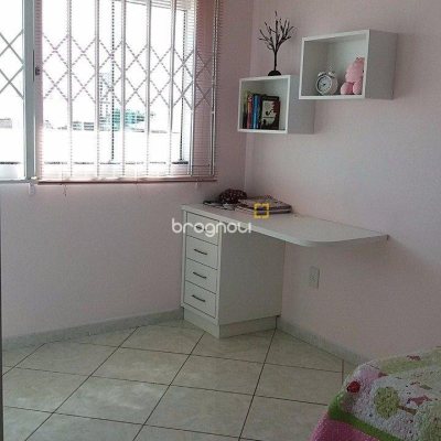 Galpão com 1270m², 6 garagens, no bairro Serraria em São José