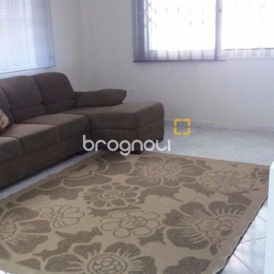 Galpão com 1270m², 6 garagens, no bairro Serraria em São José