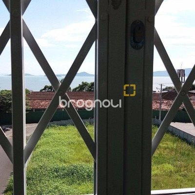 Galpão com 1270m², 6 garagens, no bairro Serraria em São José