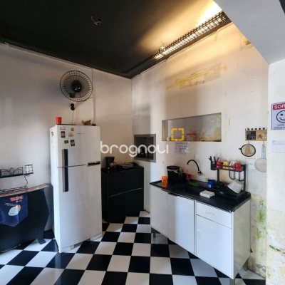 Casa com 121m², 5 quartos, 1 garagem, no bairro Centro em Florianópolis