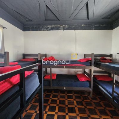 Casa com 121m², 5 quartos, 1 garagem, no bairro Centro em Florianópolis