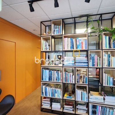 Sala com 100m², 4 garagens, no bairro Saco Grande em Florianópolis