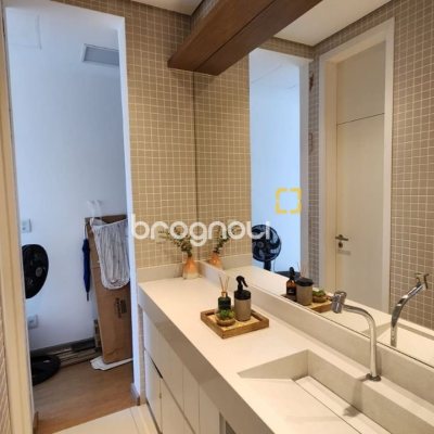 Sala com 100m², 4 garagens, no bairro Saco Grande em Florianópolis