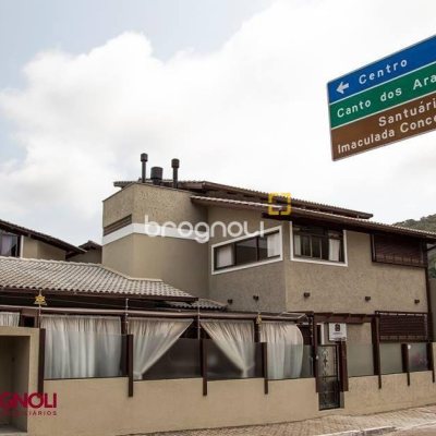 Casa com 1400m², 28 quartos, no bairro Lagoa da Conceição em Florianópolis