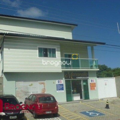 Casa com 274m², 3 quartos (sendo 1 suíte), 10 garagens, no bairro Serraria em São José