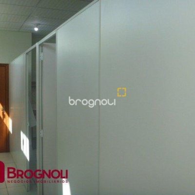 Casa com 274m², 3 quartos (sendo 1 suíte), 10 garagens, no bairro Serraria em São José