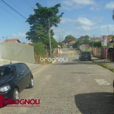 Casa com 274m², 3 quartos (sendo 1 suíte), 10 garagens, no bairro Serraria em São José