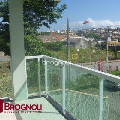Casa com 274m², 3 quartos (sendo 1 suíte), 10 garagens, no bairro Serraria em São José