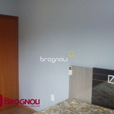 Casa com 274m², 3 quartos (sendo 1 suíte), 10 garagens, no bairro Serraria em São José