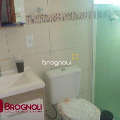 Casa com 274m², 3 quartos (sendo 1 suíte), 10 garagens, no bairro Serraria em São José