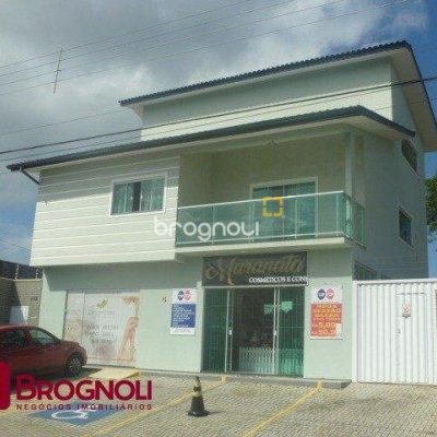 Casa com 274m², 3 quartos (sendo 1 suíte), 10 garagens, no bairro Serraria em São José