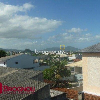 Casa com 274m², 3 quartos (sendo 1 suíte), 10 garagens, no bairro Serraria em São José