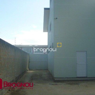 Casa com 274m², 3 quartos (sendo 1 suíte), 10 garagens, no bairro Serraria em São José