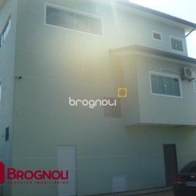 Casa com 274m², 3 quartos (sendo 1 suíte), 10 garagens, no bairro Serraria em São José