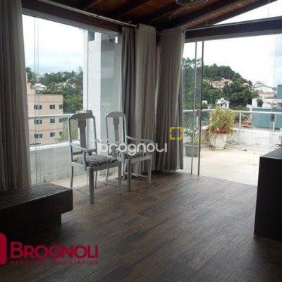 Cobertura com 163m², 3 quartos (sendo 1 suíte), 2 garagens, no bairro Trindade em Florianópolis
