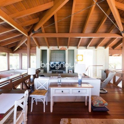 Casa de Condomínio com 517m², 5 quartos (sendo 2 suítes), no bairro Armação da Piedade em Governador Celso Ramos