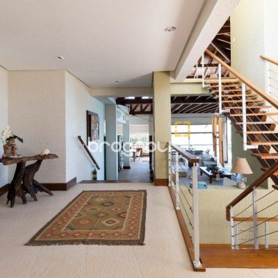 Casa de Condomínio com 517m², 5 quartos (sendo 2 suítes), no bairro Armação da Piedade em Governador Celso Ramos