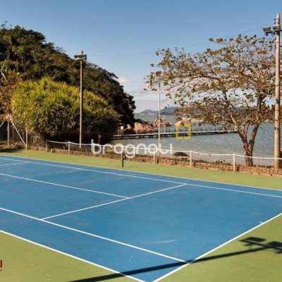 Casa de Condomínio com 517m², 5 quartos (sendo 2 suítes), no bairro Armação da Piedade em Governador Celso Ramos