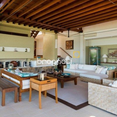 Casa de Condomínio com 517m², 5 quartos (sendo 2 suítes), no bairro Armação da Piedade em Governador Celso Ramos