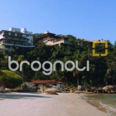 Casa de Condomínio com 517m², 5 quartos (sendo 2 suítes), no bairro Armação da Piedade em Governador Celso Ramos
