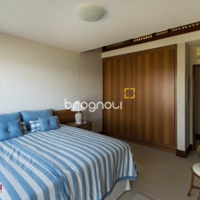 Casa de Condomínio com 517m², 5 quartos (sendo 2 suítes), no bairro Armação da Piedade em Governador Celso Ramos