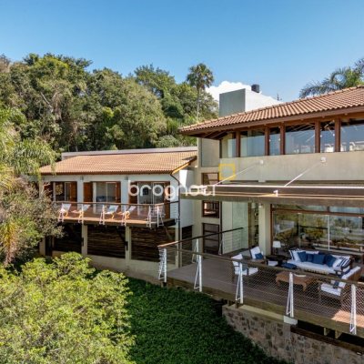Casa de Condomínio com 517m², 5 quartos (sendo 2 suítes), no bairro Armação da Piedade em Governador Celso Ramos