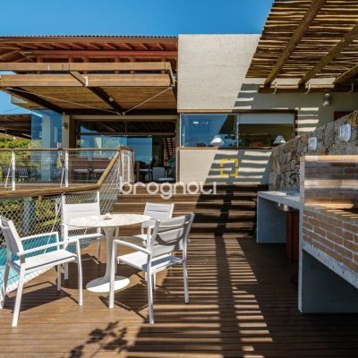Casa de Condomínio com 517m², 5 quartos (sendo 2 suítes), no bairro Armação da Piedade em Governador Celso Ramos