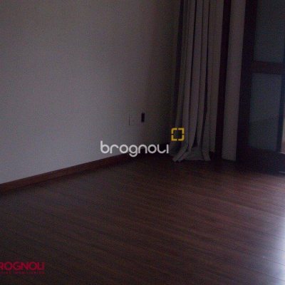 Casa com 414m², 3 quartos (sendo 1 suíte), 4 garagens, no bairro Agronômica em Florianópolis