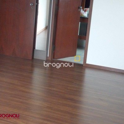 Casa com 414m², 3 quartos (sendo 1 suíte), 4 garagens, no bairro Agronômica em Florianópolis