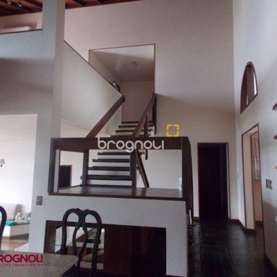 Casa com 414m², 3 quartos (sendo 1 suíte), 4 garagens, no bairro Agronômica em Florianópolis
