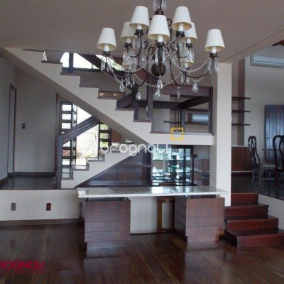 Casa com 414m², 3 quartos (sendo 1 suíte), 4 garagens, no bairro Agronômica em Florianópolis