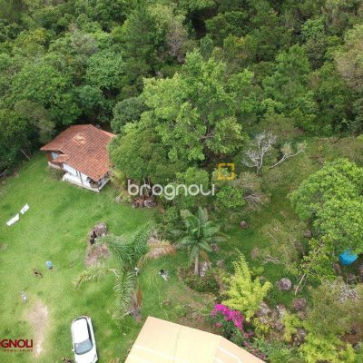 Sítio com 17763m², 3 quartos (sendo 1 suíte), 1 garagem, no bairro Vargem Pequena em Florianópolis