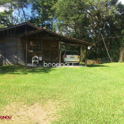 Sítio com 17763m², 3 quartos (sendo 1 suíte), 1 garagem, no bairro Vargem Pequena em Florianópolis